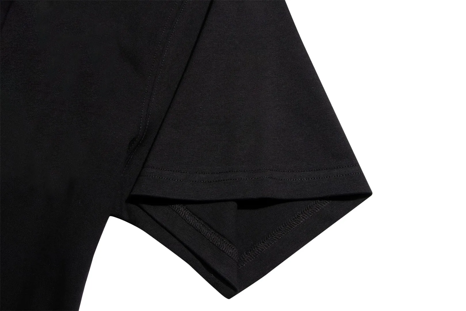 Quality《Arc’teryx~ 》2024New Arrival T , Versatile Quality ‼ 32 G ‼ T 🤪 Sizes：S-M-L-XL-2XL ：Black White、 Same Style